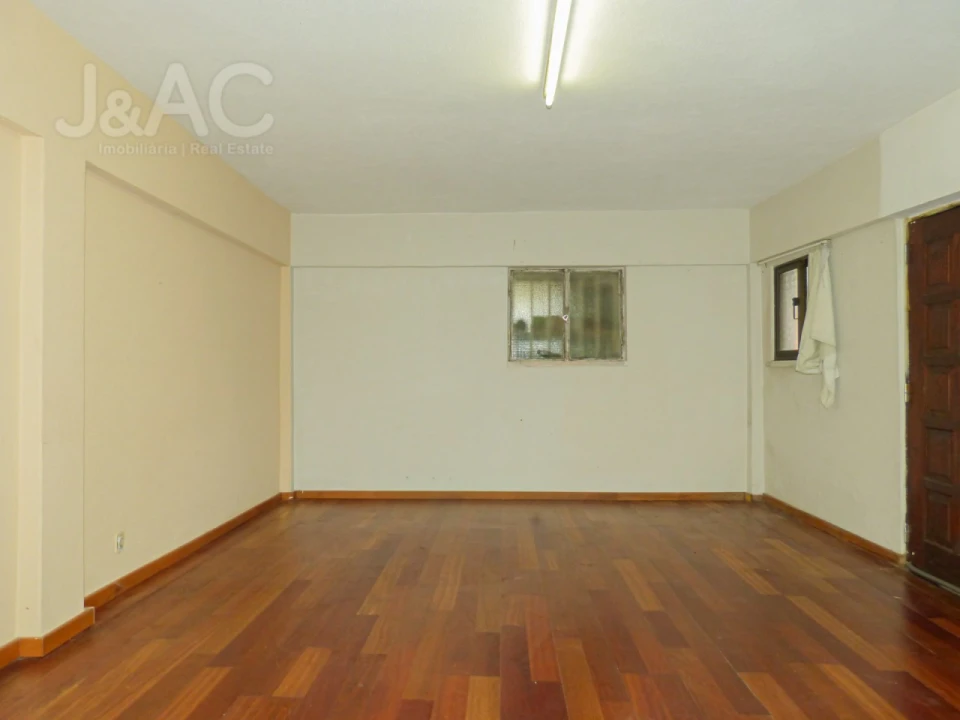 Moradia T3 para Arrendamento em Benfica Foto 25