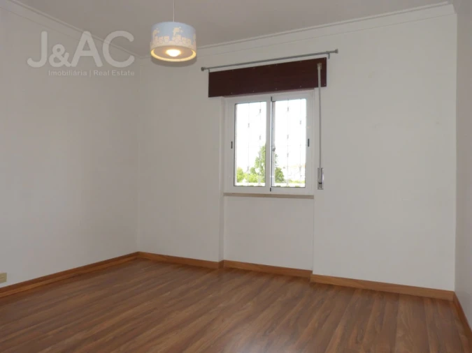 Moradia T3 para Arrendamento em Benfica Foto 11