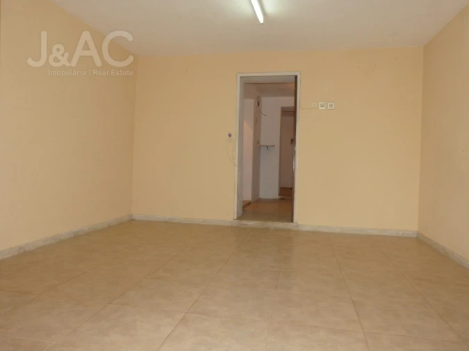 Moradia T3 para Arrendamento em Benfica Foto 17