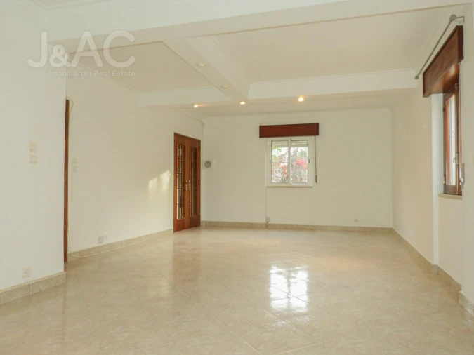 Moradia T3 para Arrendamento em Benfica Foto 7