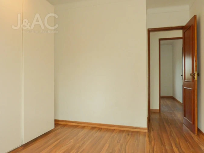Moradia T3 para Arrendamento em Benfica Foto 21