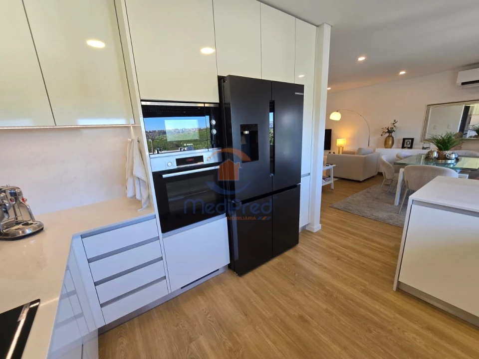 Moradia T3 para Venda em Pontinha e Famões Foto 12