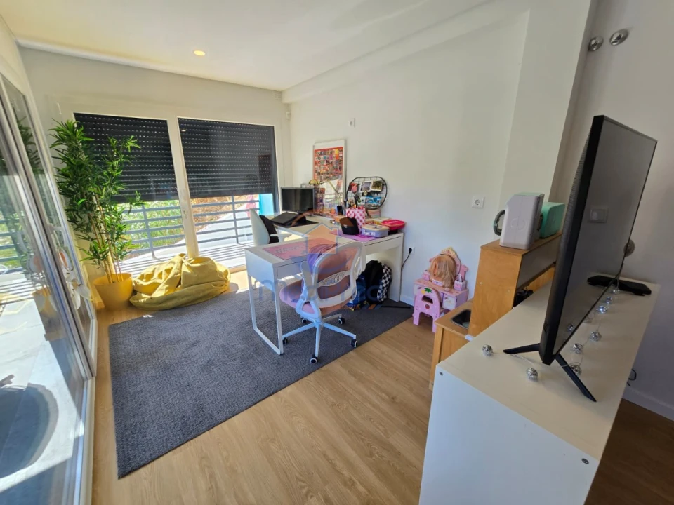 Moradia T3 para Venda em Pontinha e Famões Foto 44