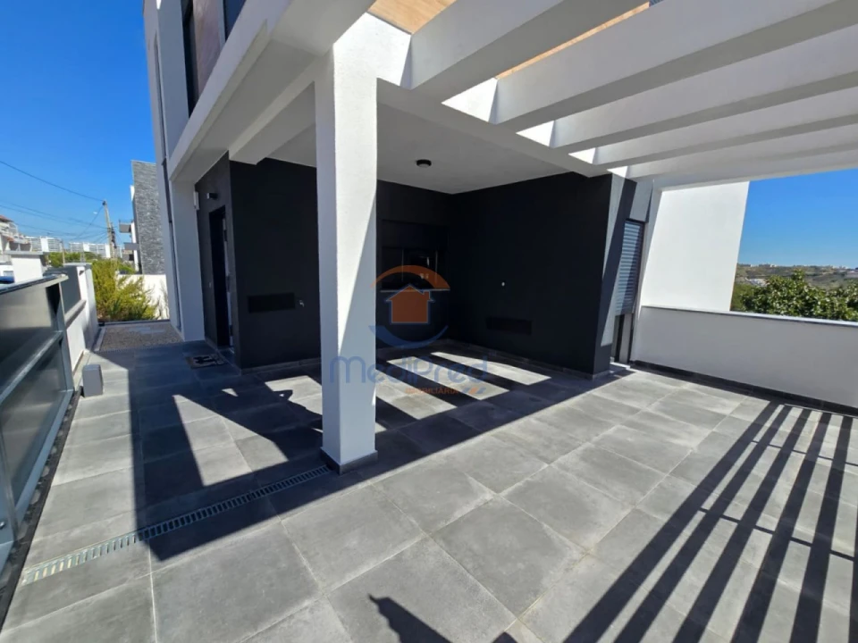 Moradia T3 para Venda em Pontinha e Famões Foto 50
