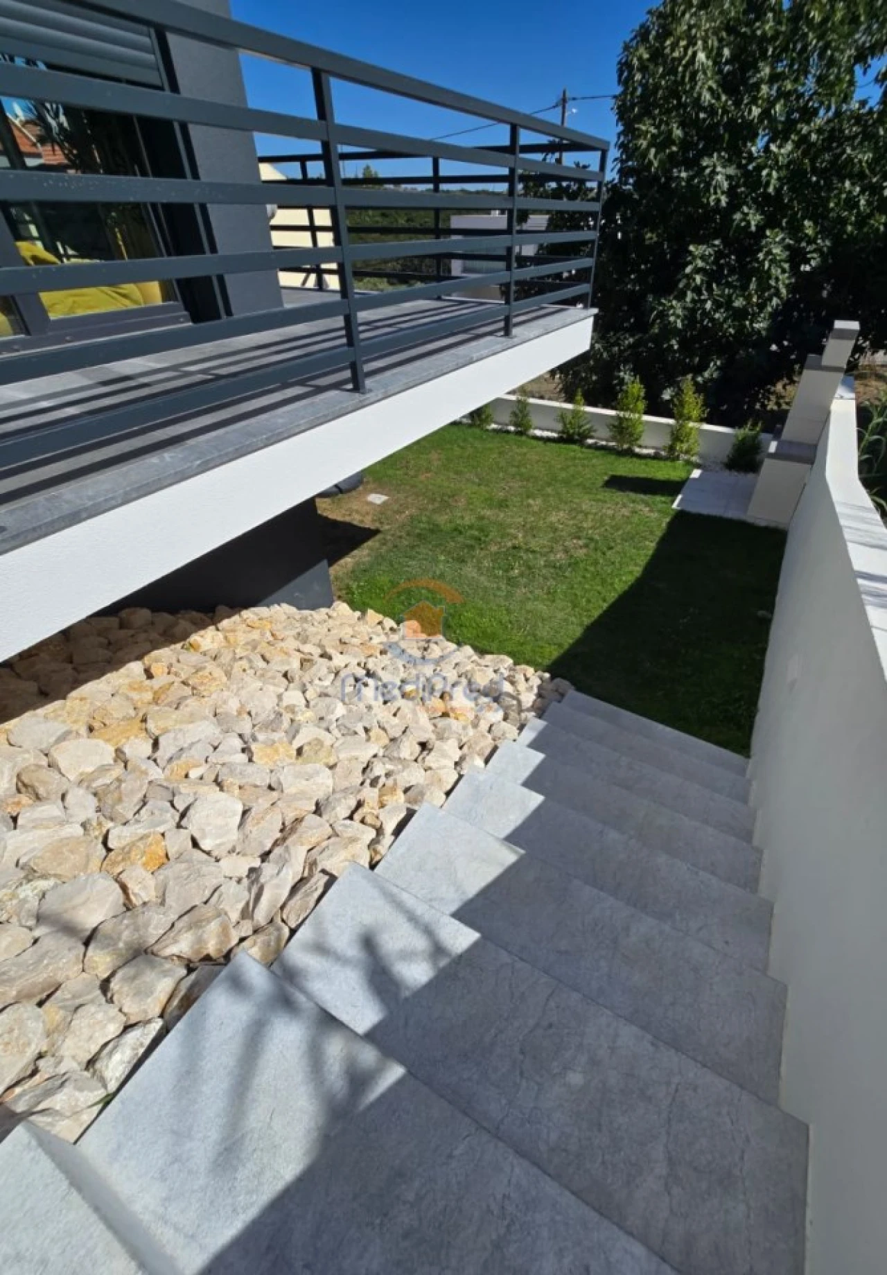 Moradia T3 para Venda em Pontinha e Famões Foto 51