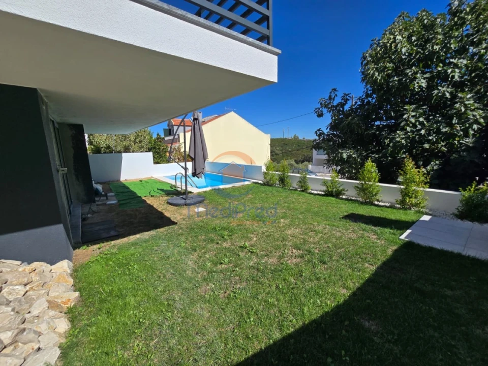 Moradia T3 para Venda em Pontinha e Famões Foto 52
