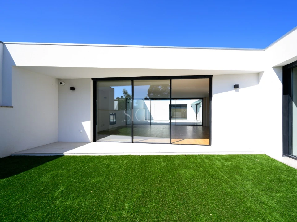 Moradia T4 para Venda em Madalena Foto 6