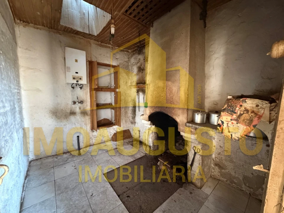 Moradia T2 para Venda em Minhocal Foto 4