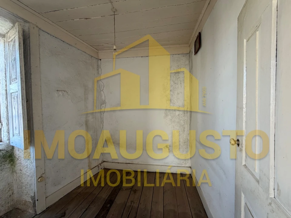 Moradia T2 para Venda em Minhocal Foto 6