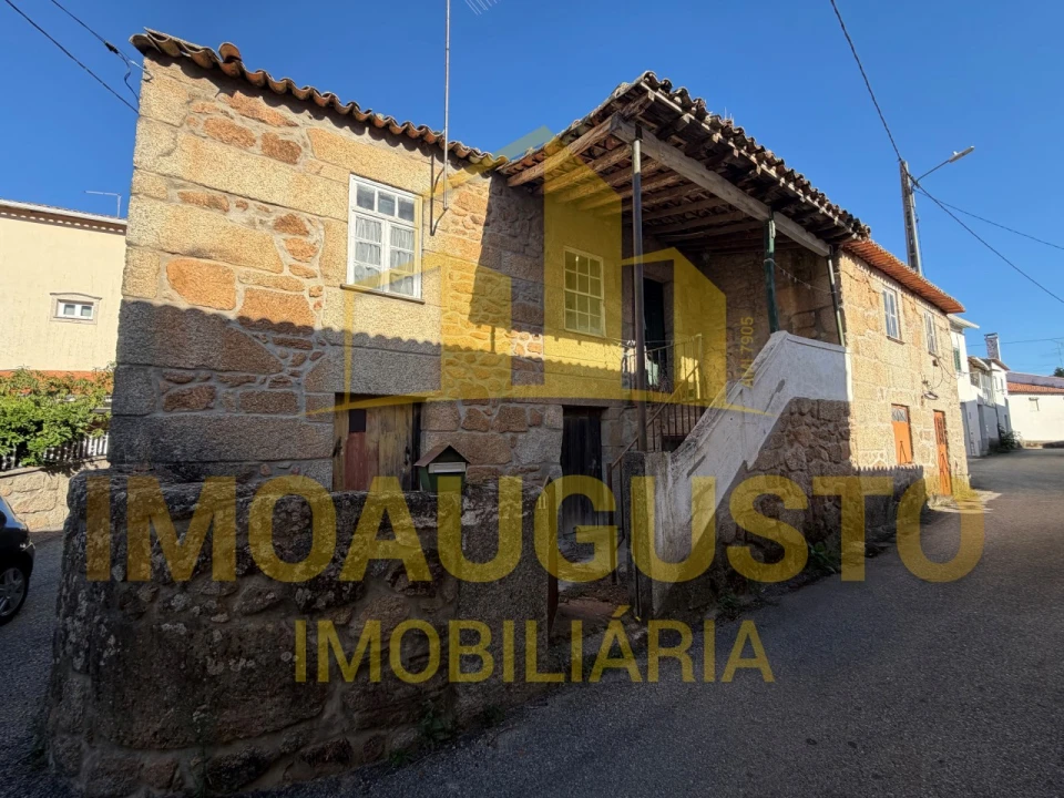 Moradia T2 para Venda em Minhocal Foto 1