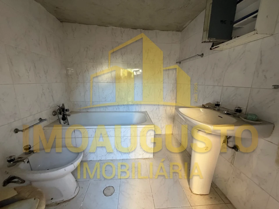 Moradia T2 para Venda em Minhocal Foto 8