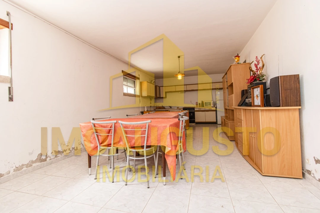 Moradia T4 para Venda em Guarda Foto 29
