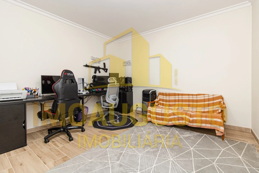 Moradia T4 para Venda em Guarda Foto 14
