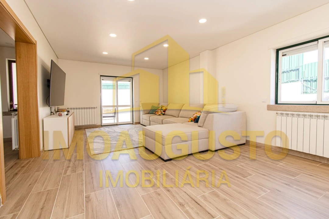 Moradia T4 para Venda em Guarda Foto 10