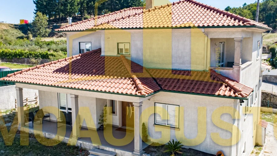 Moradia T4 para Venda em Guarda
