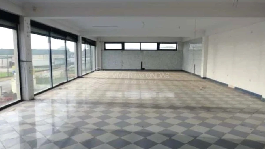 Armazém para Venda em Quinta do Anjo
