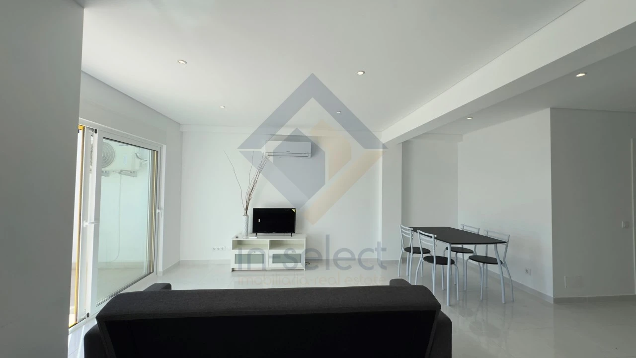 Apartamento T2 para Venda em Quarteira Foto 6