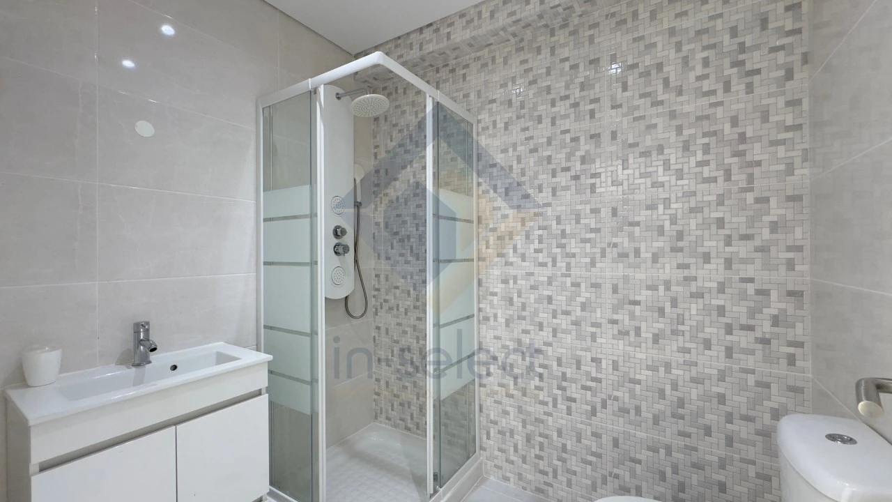 Apartamento T2 para Venda em Quarteira Foto 10