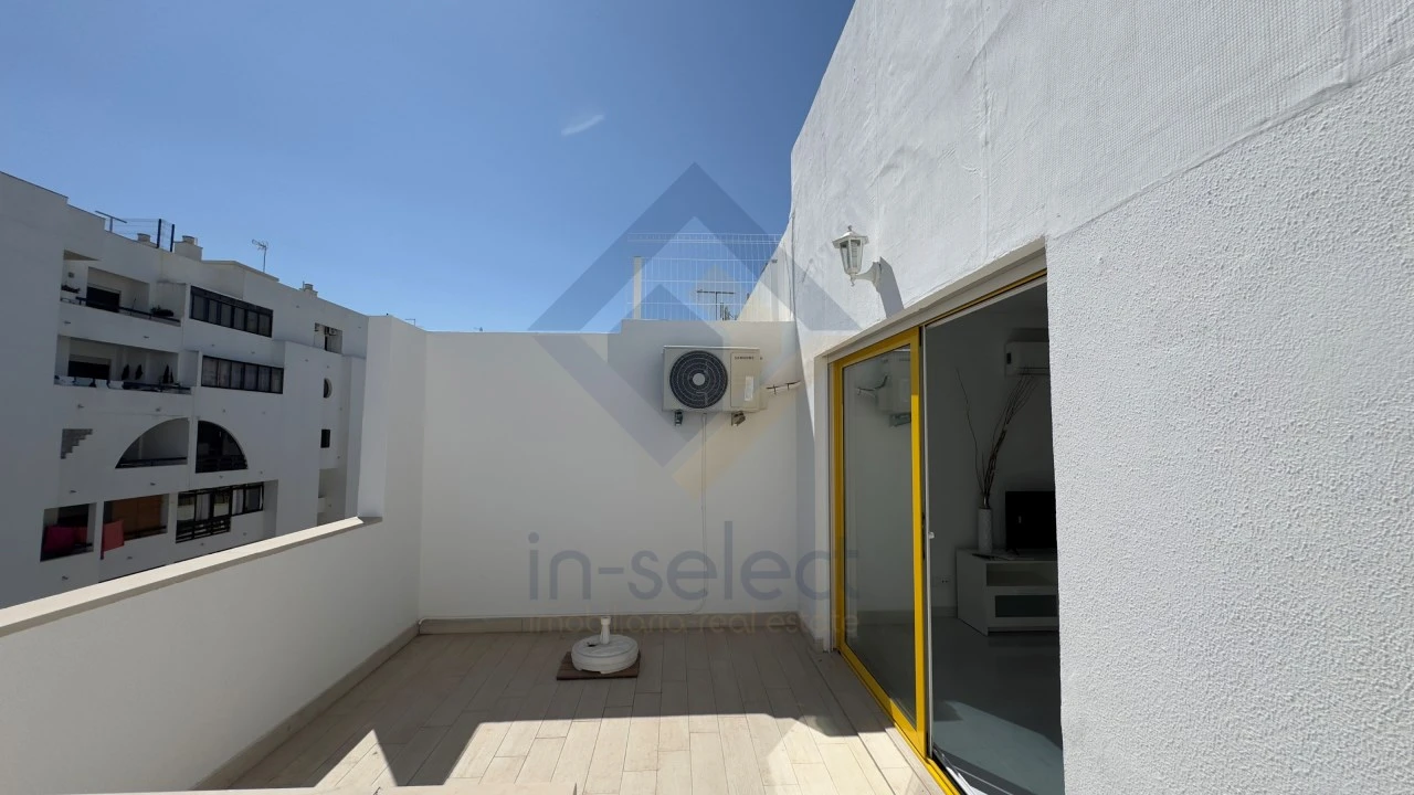 Apartamento T2 para Venda em Quarteira Foto 11