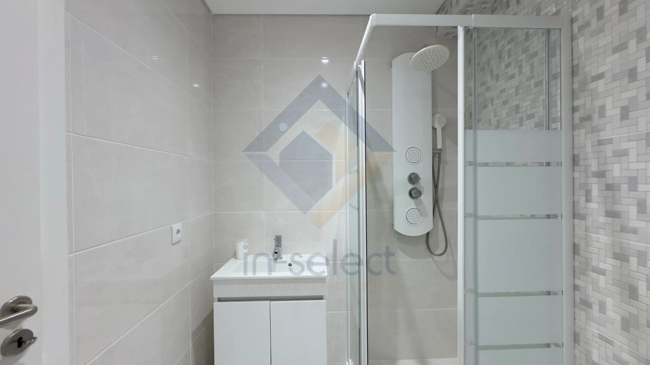 Apartamento T2 para Venda em Quarteira Foto 12