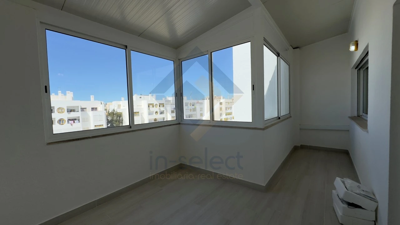 Apartamento T2 para Venda em Quarteira Foto 19