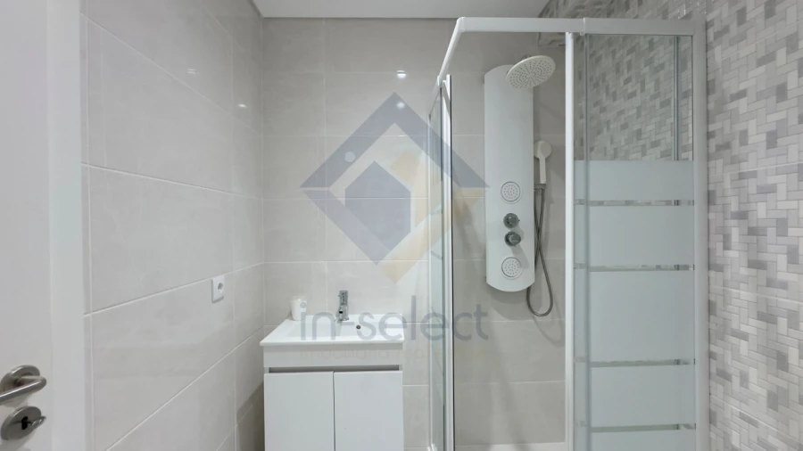 Apartamento T2 para Venda em Quarteira Foto 12