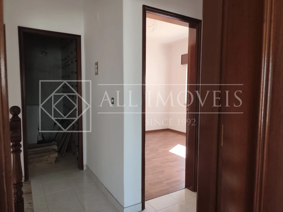 Moradia T5 para Venda em Quinta do Conde Foto 4