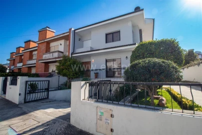 Moradia T4 para Venda em Oliveira do Douro
