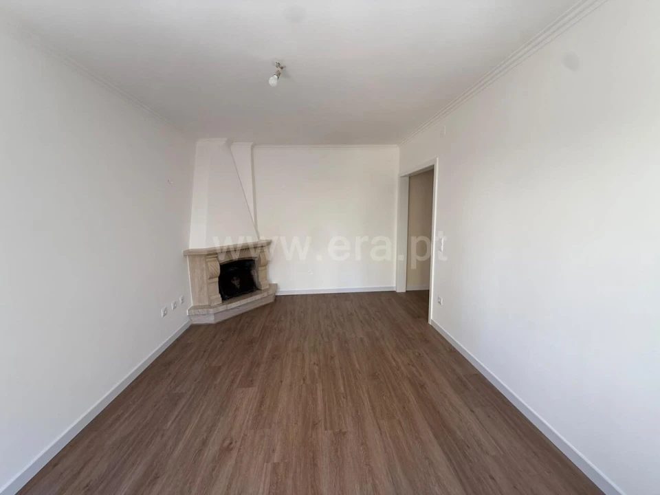 Apartamento T2 para Venda em Mafamude e Vilar do Paraíso Foto 1
