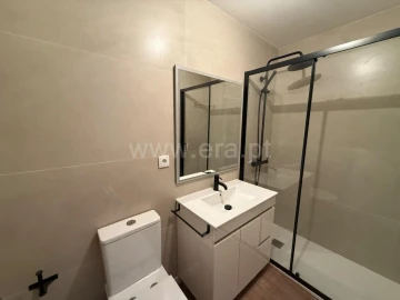Apartamento T2 para Venda em Mafamude e Vilar do Paraíso