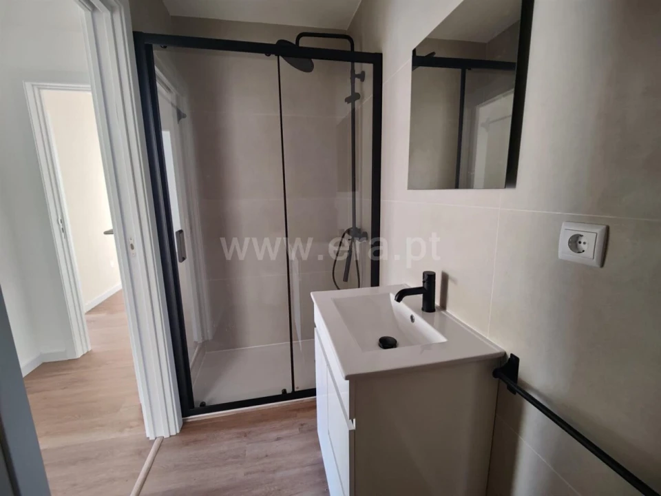 Apartamento T2 para Venda em Mafamude e Vilar do Paraíso Foto 16