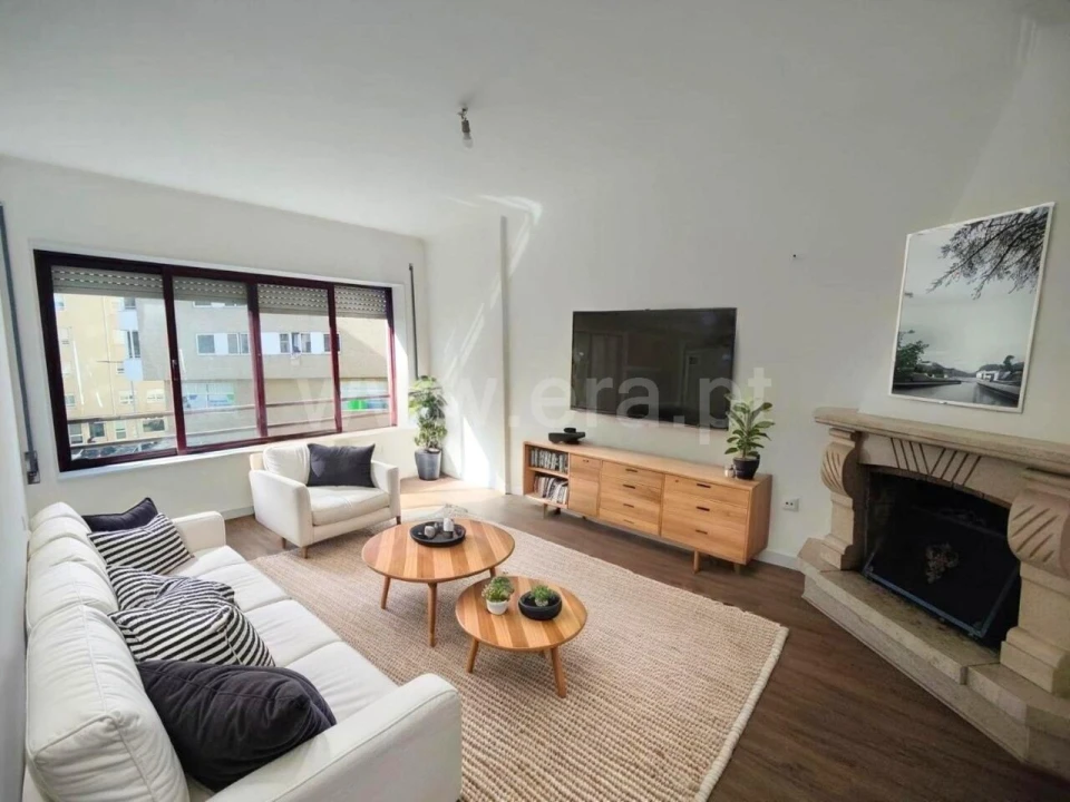 Apartamento T2 para Venda em Mafamude e Vilar do Paraíso Foto 1