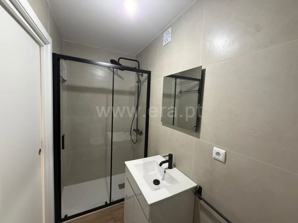Apartamento T2 para Venda em Mafamude e Vilar do Paraíso Foto 9