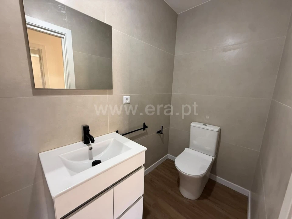 Apartamento T2 para Venda em Mafamude e Vilar do Paraíso Foto 8