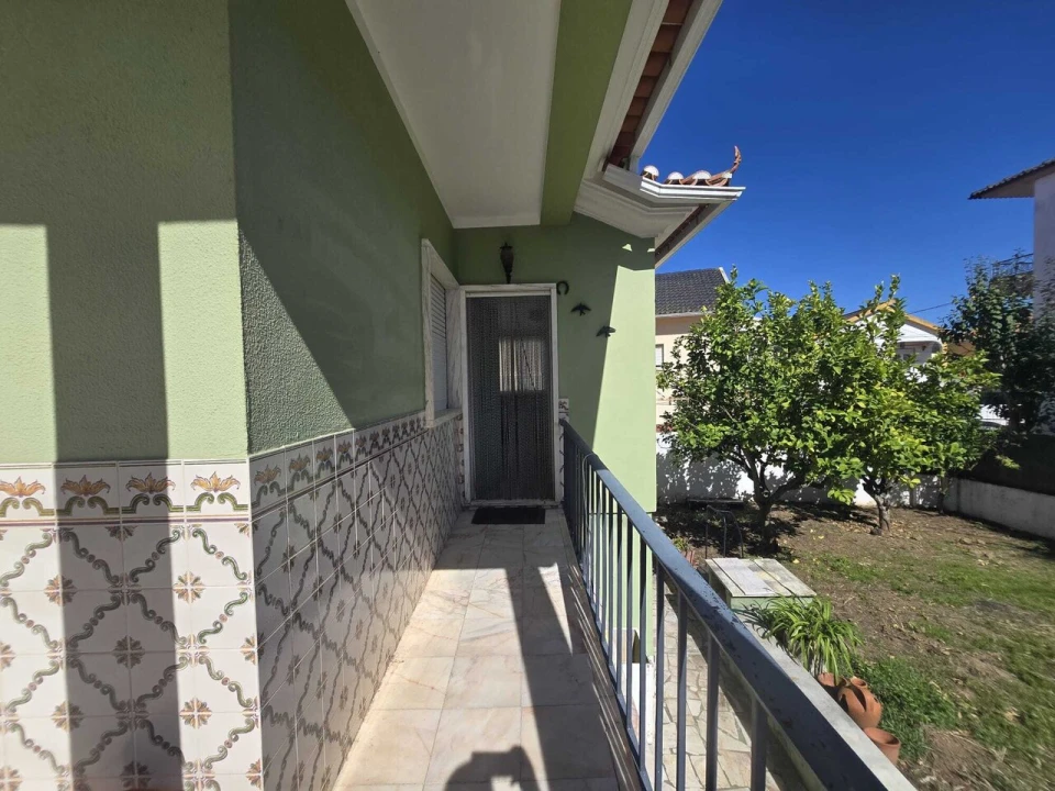 Moradia T3 para Venda em Venda do Pinheiro e Santo Estêvão das Galés Foto 2