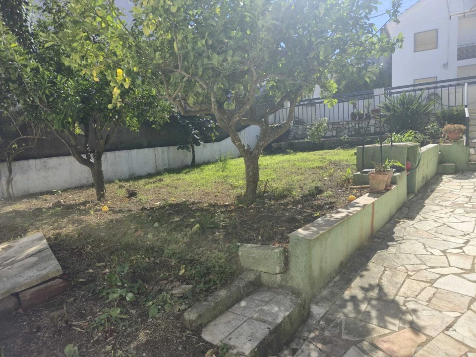 Moradia T3 para Venda em Venda do Pinheiro e Santo Estêvão das Galés Foto 6
