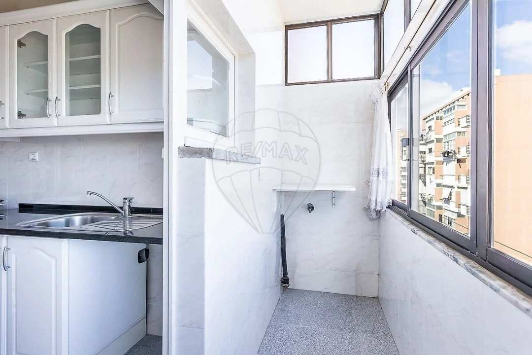 Apartamento T2 para Venda em Olivais Foto 12