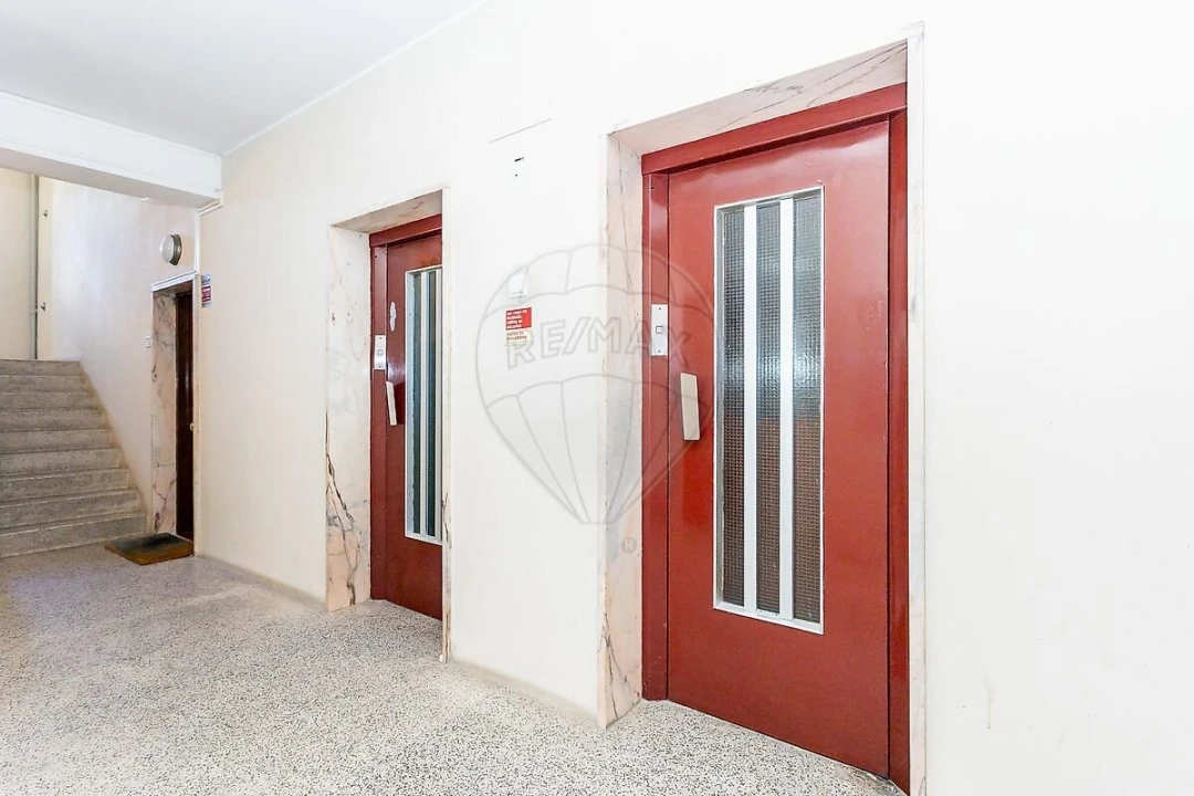 Apartamento T2 para Venda em Olivais Foto 5