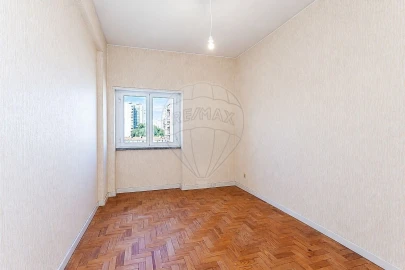 Apartamento T2 para Venda em Olivais