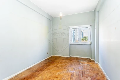 Apartamento T2 para Venda em Olivais