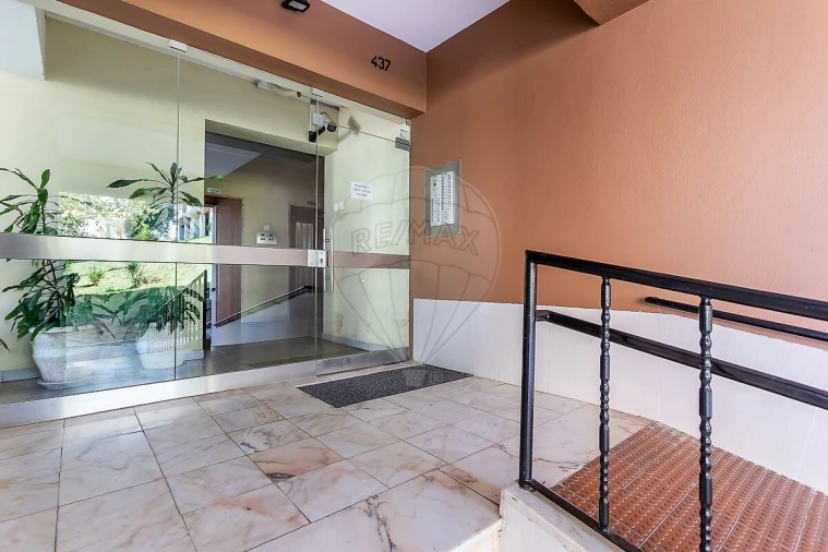 Apartamento T2 para Venda em Olivais Foto 4