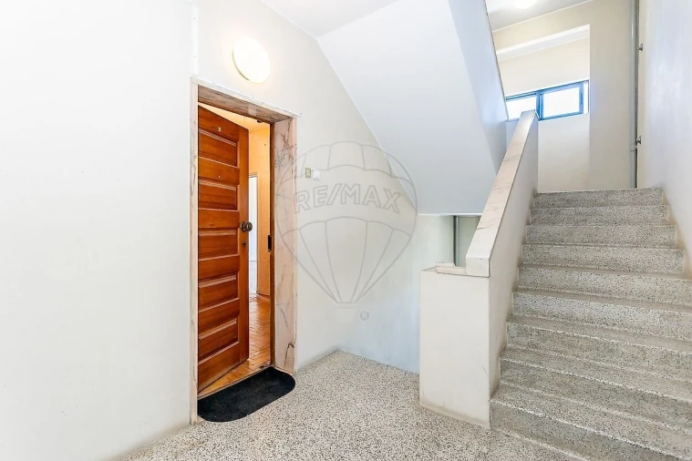 Apartamento T2 para Venda em Olivais Foto 6