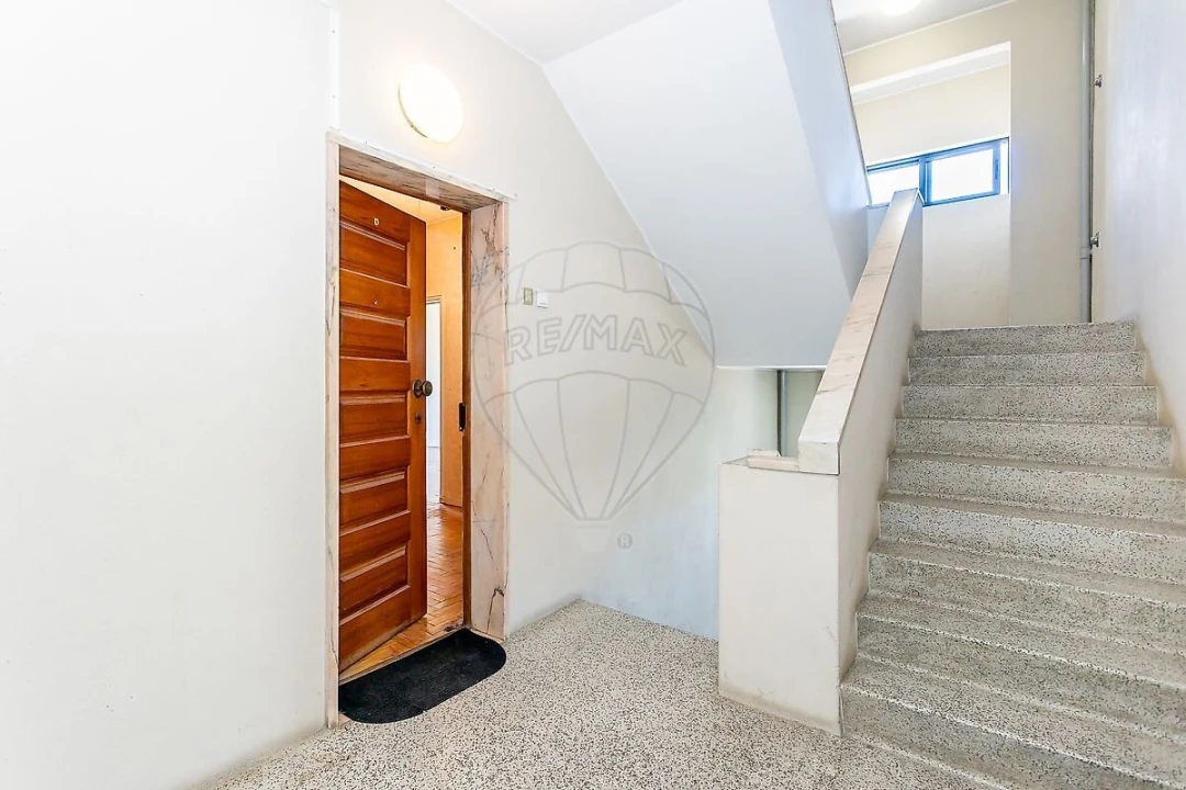 Apartamento T2 para Venda em Olivais Foto 6