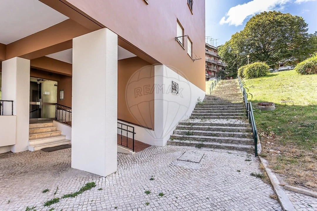Apartamento T2 para Venda em Olivais Foto 3