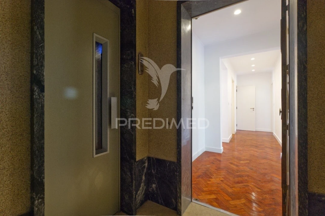 Apartamento T3 para Venda em Avenidas Novas Foto 18