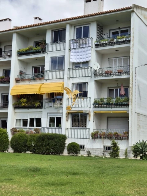 Apartamento T2 para Venda em Carcavelos e Parede