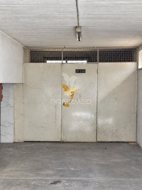 Apartamento T2 para Venda em Carcavelos e Parede