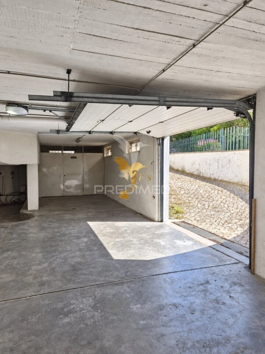 Apartamento T2 para Venda em Carcavelos e Parede Foto 28