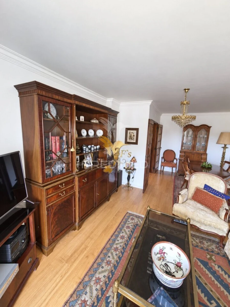 Apartamento T2 para Venda em Carcavelos e Parede Foto 5