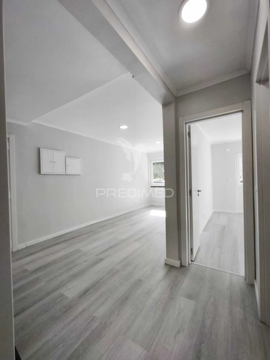 Apartamento T2 para Venda em Benfica Foto 9